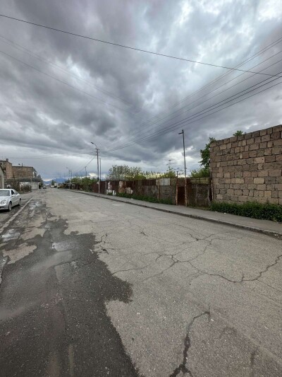 Կոդ HA-0338  Վաճառվում է հողակտոր
