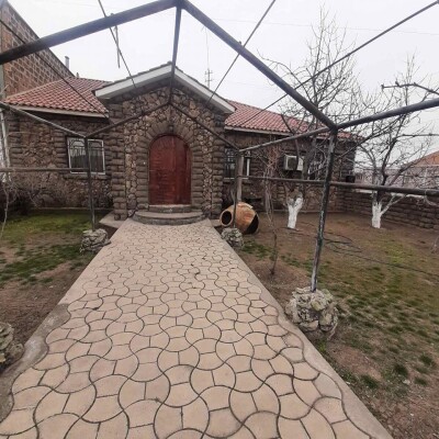 Կոդ AS-5601  Վաճառվում է  նորակառույց առանձնատուն