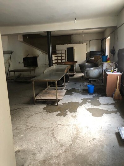 Կոդ K-332  Վարձով է տրվում   ԿՈՄԵՐՑԻՈՆ ՏԱՐԱԾՔ