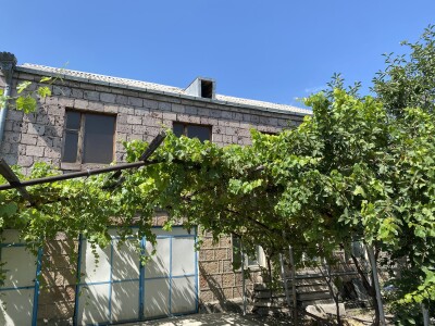 Կոդ AA-9988   Վաճառվում է առանձնատուն