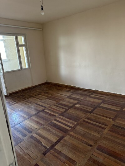 Կոդ 341  Վարձով է տրվում բնակարան