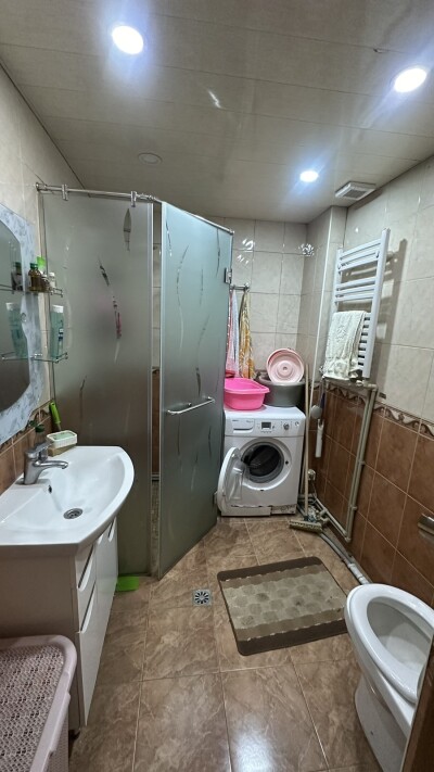 Կոդ 353  Վարձով է տրվում բնակարան