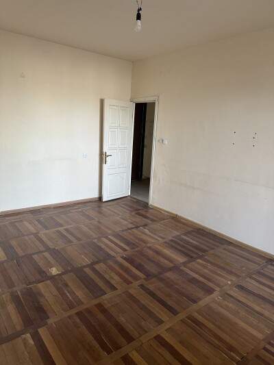 Կոդ 341  Վարձով է տրվում բնակարան