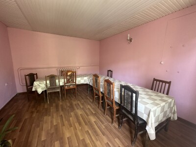 Կոդ AS-5701  Վաճառվում է երկհարկանի առանձնատուն