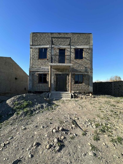 Կոդ AS-7782  Վաճառվում է նորակառույց առանձնատուն