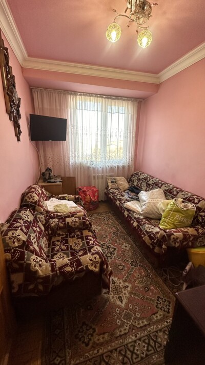 Կոդ 353  Վարձով է տրվում բնակարան