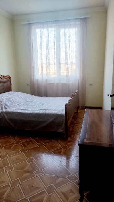 Կոդ 364 Վարձով է տրվում բնակարան