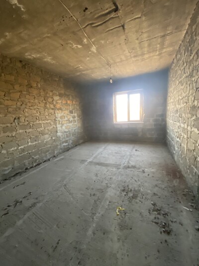 Կոդ AS-2282  Վաճառվում է  առանձնատուն