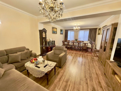 Code AA-0957, a house for sale.