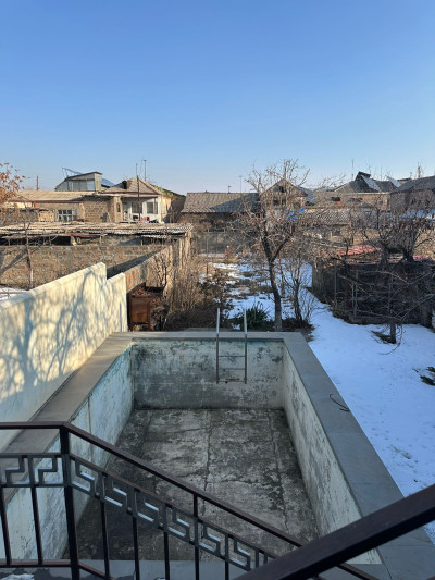 Կոդ AS-8465   Վաճառվում է առանձնատուն