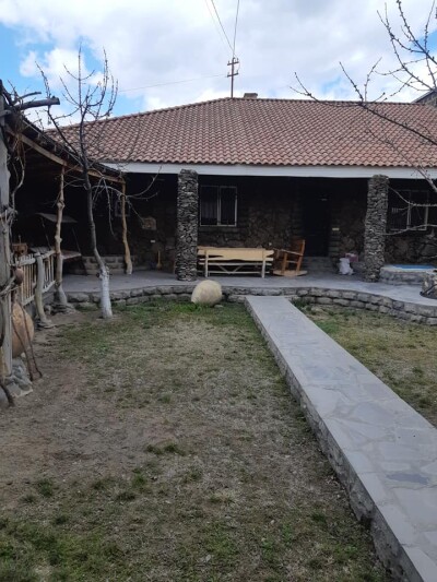 Կոդ AS-5601  Վաճառվում է  նորակառույց առանձնատուն