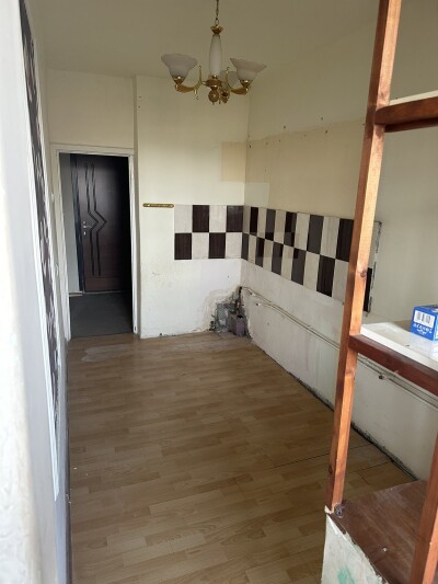 Կոդ 341  Վարձով է տրվում բնակարան