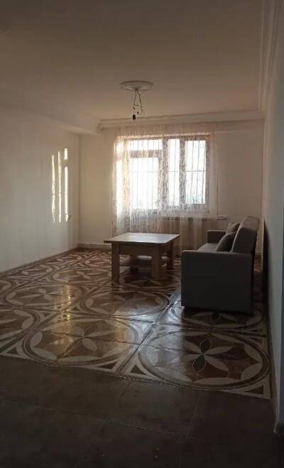 Կոդ 349 Վարձով է տրվում բնակարան