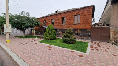 Code AV-1085 House for sale