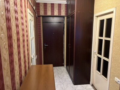 Կոդ 398 Վարձով է տրվում բնակարան