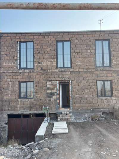 Կոդ AS-4059  Վաճառվում է  առանձնատուն
