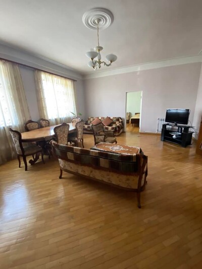 Կոդ AA-7717 Վաճառվում է առանձնատուն