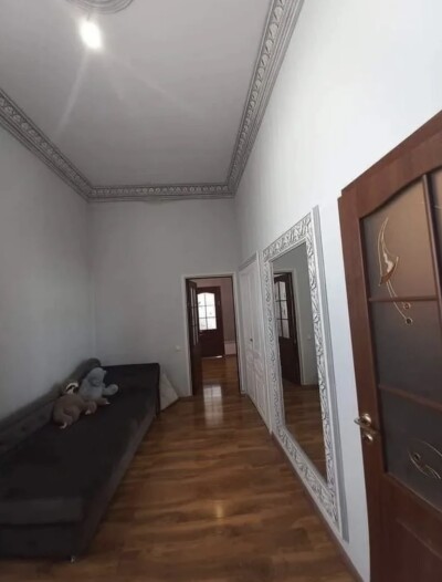 Կոդ 337 Վարձով է տրվում բնակարան