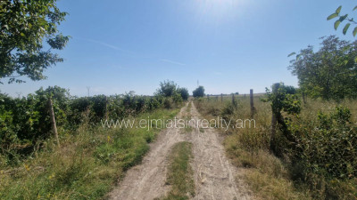 Կոդ HV-9121 Վաճառվում է տնամերձ հող