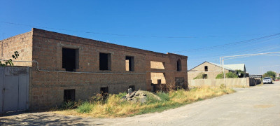 Կոդ AS-0003  Վաճառվում Է  կիսակառույց առանձնատուն