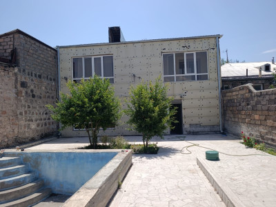 Կոդ AS-6100  Վաճառվում է նորակառույց առանձնատուն