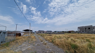 Կոդ HV-6461 Վաճառվում է տնամերձ հող