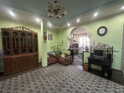 Կոդ AV-2439  Վաճառվում  է առանձնատուն