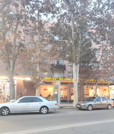 Կոդ BA-0065  Վաճառվում է բնակարան