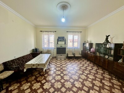 Կոդ AA-6618  Վաճառվում է առանձնատուն
