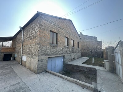 Կոդ AA-6618  Վաճառվում է առանձնատուն