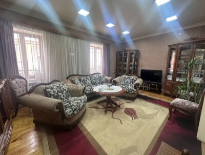 Կոդ AA-0078   Վաճառվում է առանձնատուն