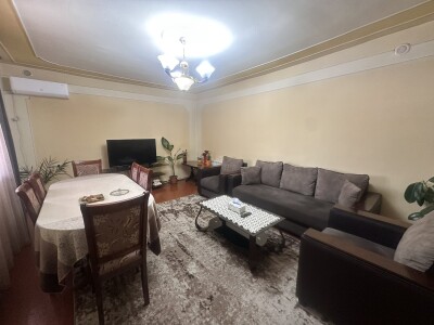 Կոդ AS-8752  Վաճառվում է առանձնատուն