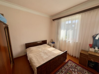 Կոդ AA-2556 Վաճառվում Է առանձնատուն