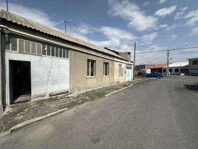 Կոդ AA-2556 Վաճառվում Է առանձնատուն