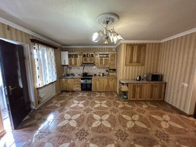 Կոդ BA-8382  Վաճառվում է բնակարան