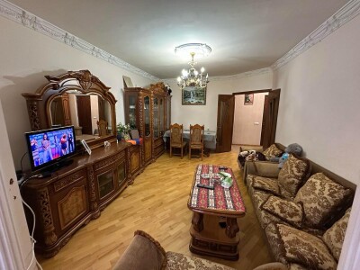 Կոդ BA-8382  Վաճառվում է բնակարան