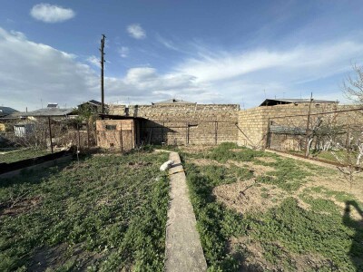 Կոդ AA-7366 Վաճառվում Է առանձնատուն