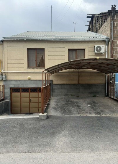 Կոդ AA-0315  Վաճառվում է առանձնատուն