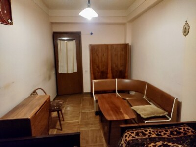 Կոդ BA-8118  Վաճառվում է բնակարան