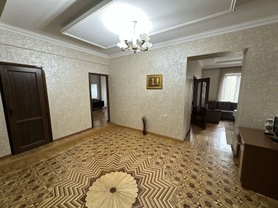 Կոդ AA-6633  Վաճառվում է առանձնատուն