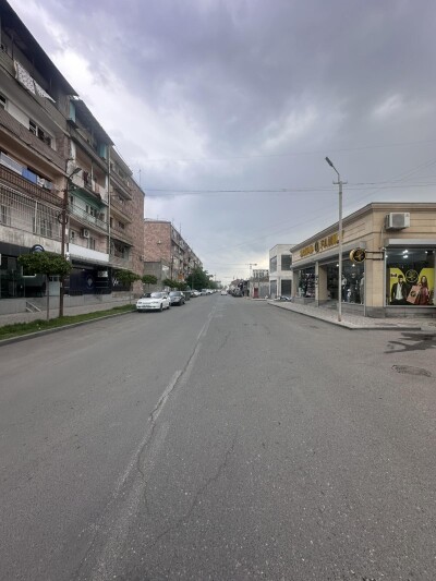 Կոդ KS-2827 Վաճառվում Է կոմերցիոն տարածք