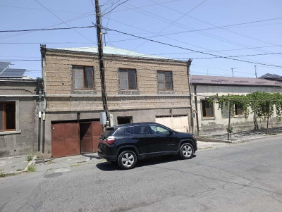 Կոդ AS-6100  Վաճառվում է նորակառույց առանձնատուն