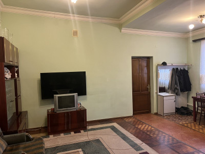 Կոդ AS-5569  Վաճառվում է առանձնատուն
