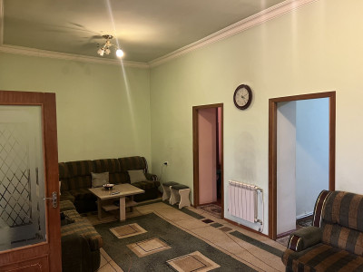 Կոդ AS-5569  Վաճառվում է առանձնատուն
