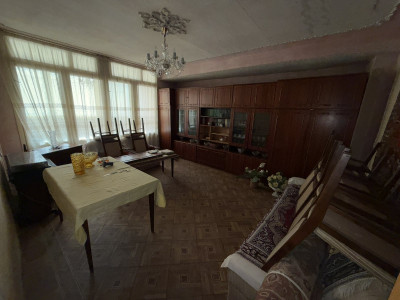 Код BA-7112  Продается квартира.