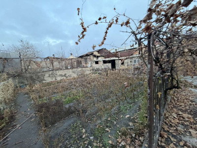 Կոդ AA-8903 Վաճառվում Է առանձնատուն