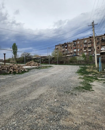 Կոդ HA-9888   Վաճառվում է տնամերձ հող