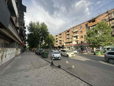 Կոդ BA-8391  Վաճառվում է բնակարան
