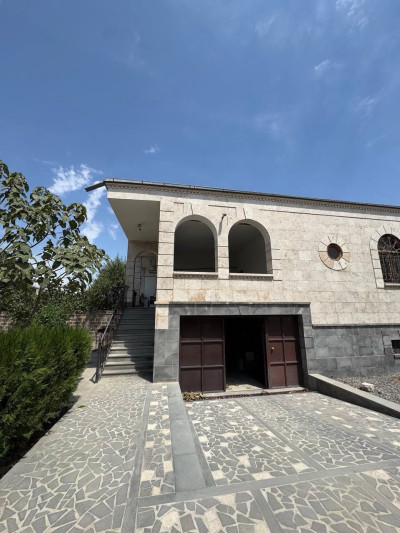 Կոդ AA-7601   Վաճառվում է առանձնատուն
