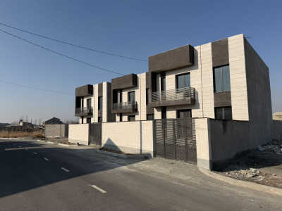 Կոդ AA-0213 Վաճառվում է առանձնատուն